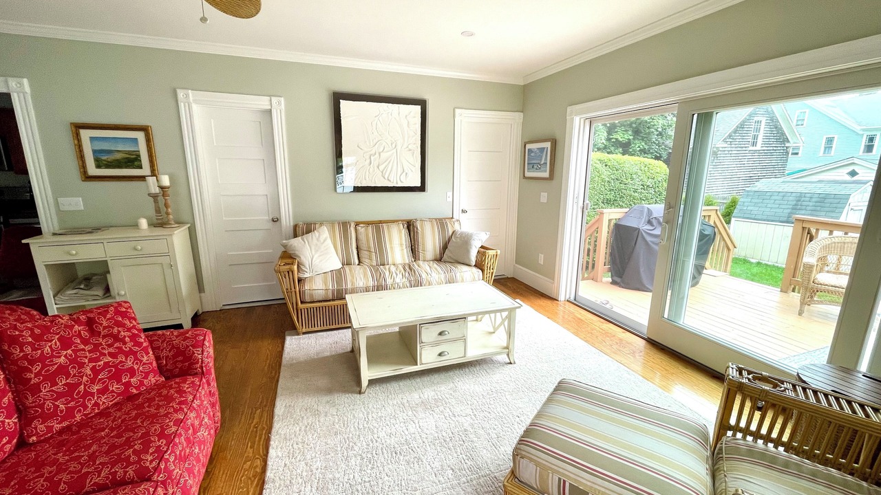 Photo of Livingroom in Jamestown