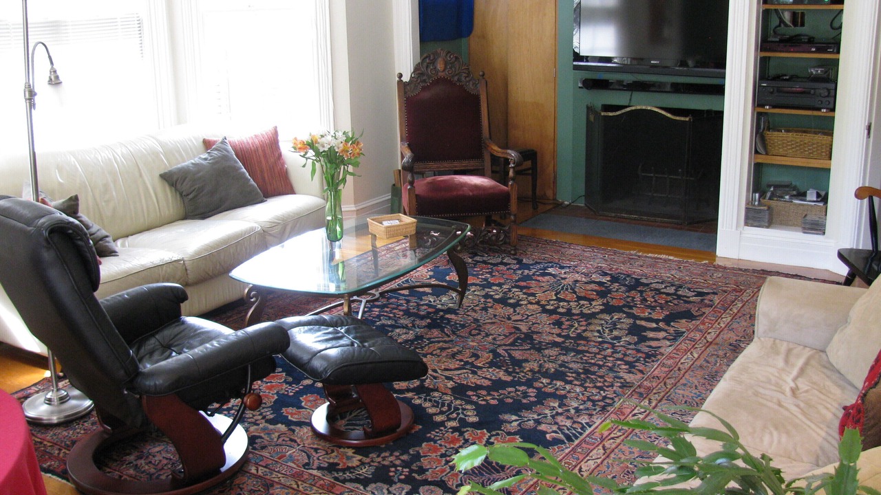 Photo of Livingroom in Neighborhood Nine