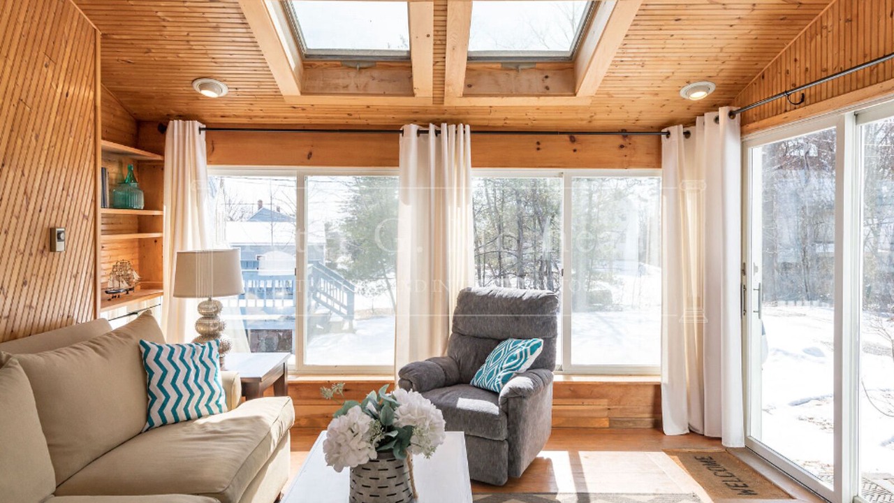 Photo of Livingroom in York Beach