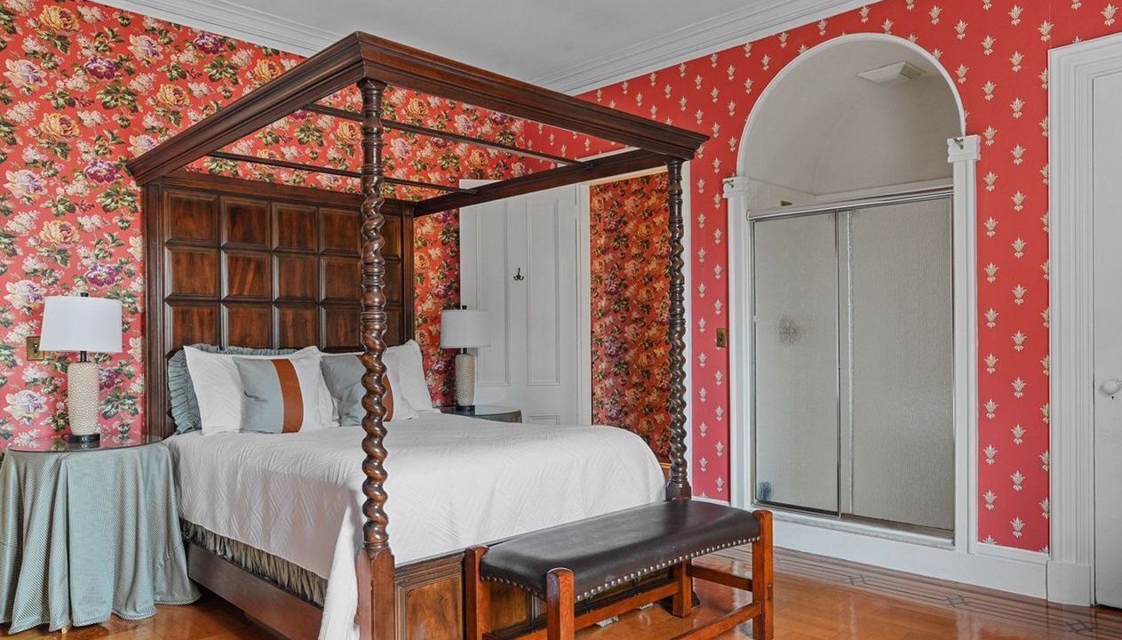 Photo of Bedroom in Top of the Hill