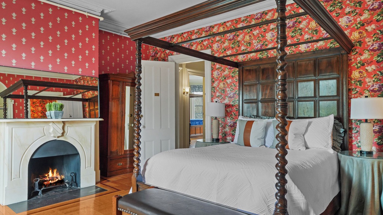 Photo of Bedroom in Top of the Hill