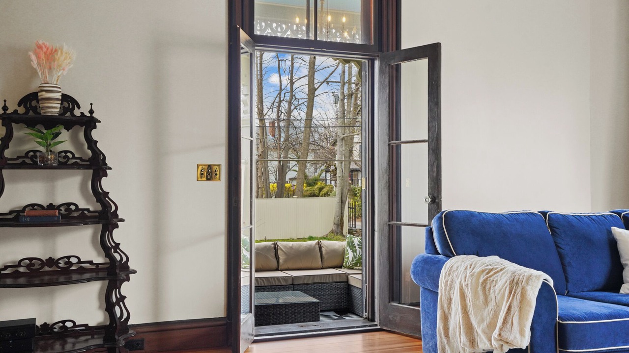 Photo of Livingroom in Top of the Hill