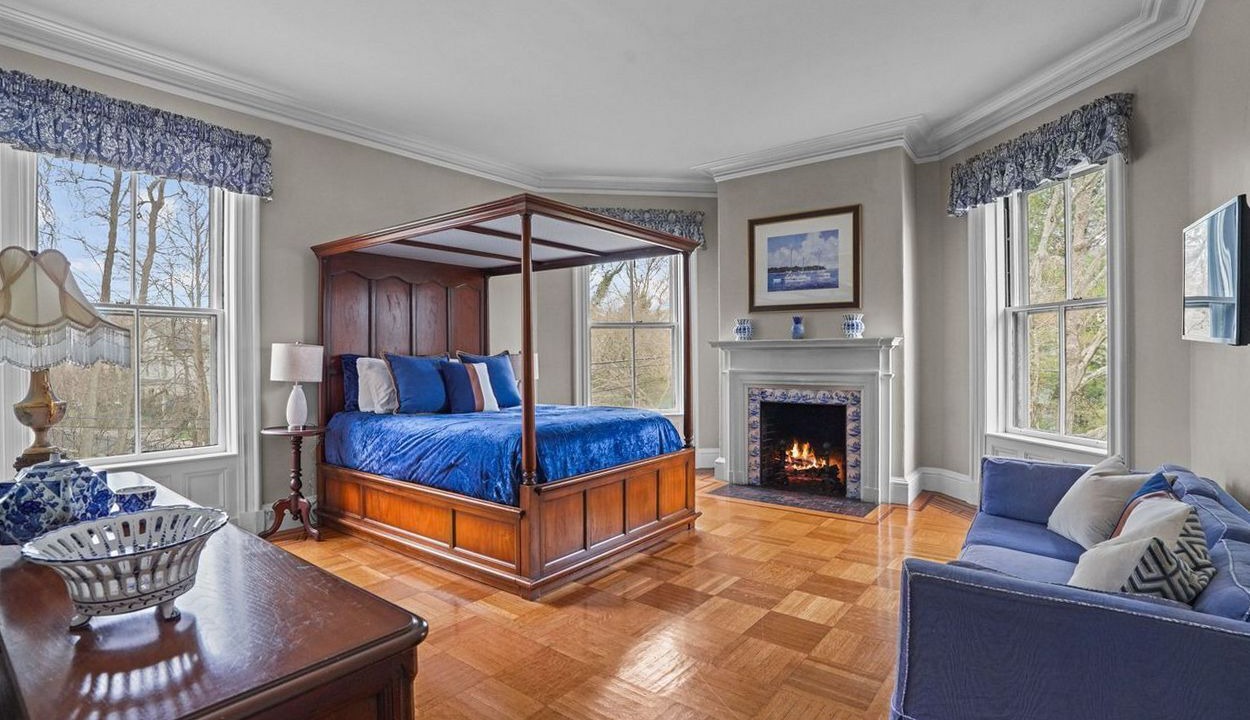 Photo of Bedroom in Top of the Hill