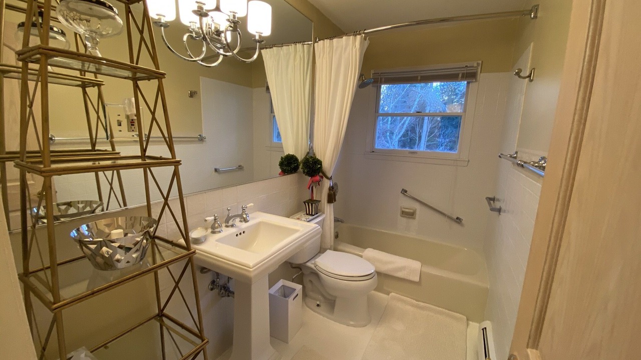 Photo of Bathroom in Lenox