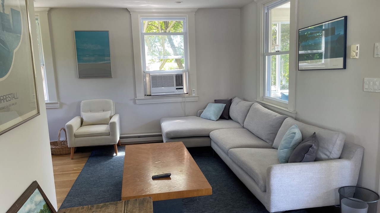 Photo of Livingroom in Madison Center