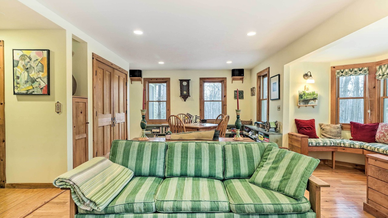 Photo of Livingroom in Monterey