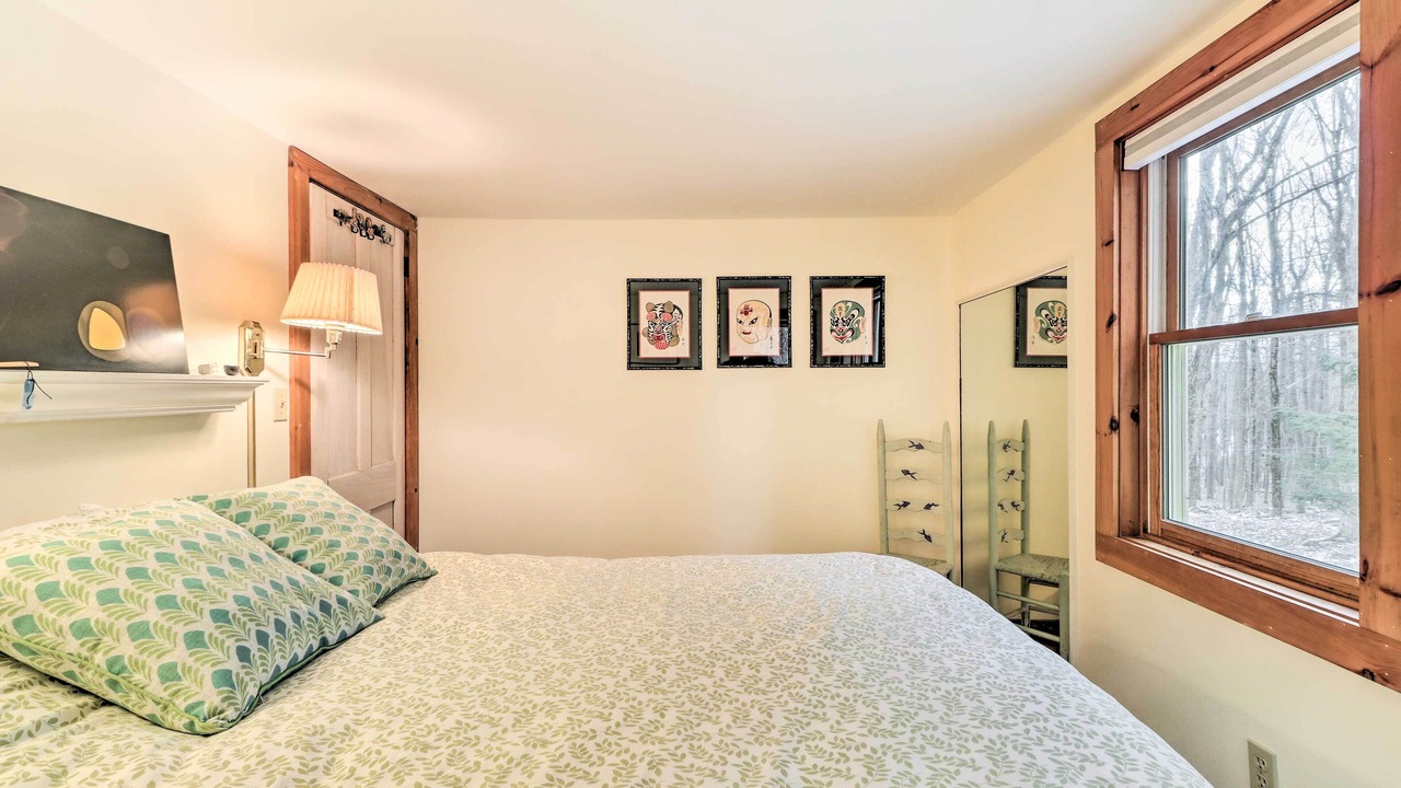 Photo of Bedroom in Monterey