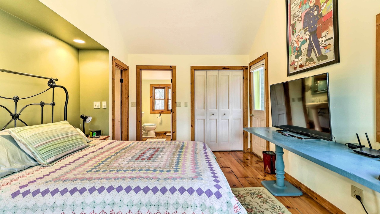 Photo of Bedroom in Monterey