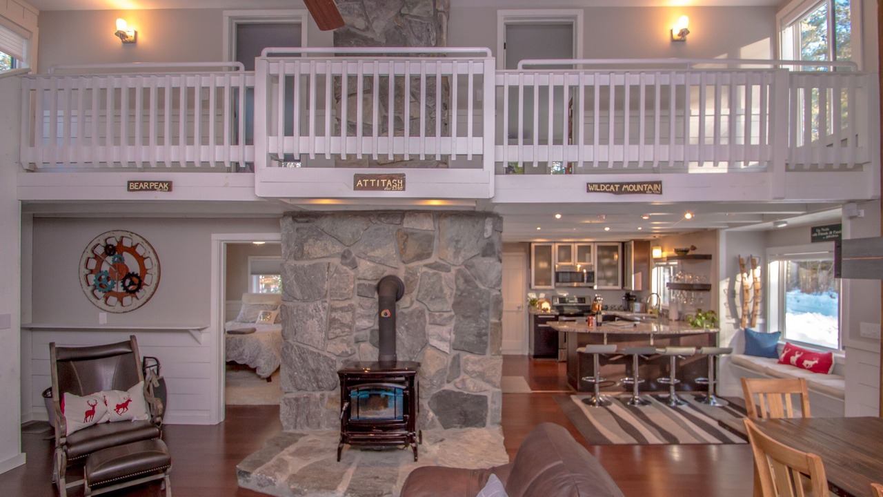 Photo of Livingroom in Alpine Village