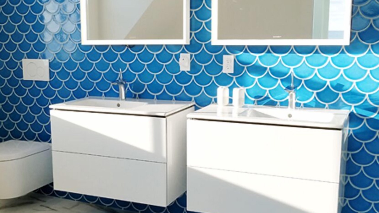 Photo of Bathroom in Commercial Street