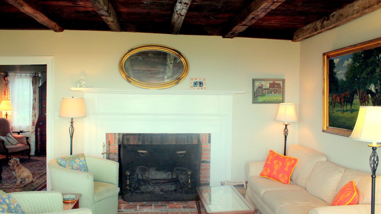 Photo of Livingroom in Easton's Point
