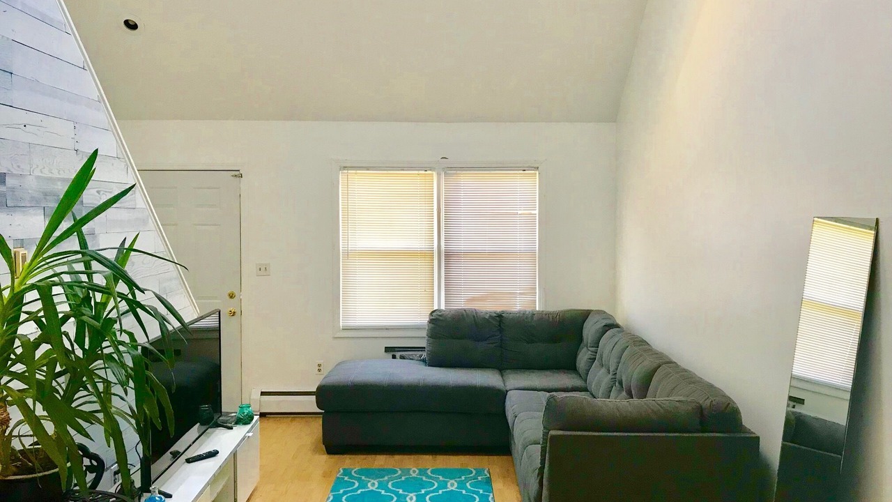 Photo of Livingroom in East Haven