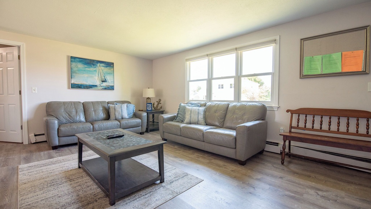 Photo of Livingroom in Eastward Look