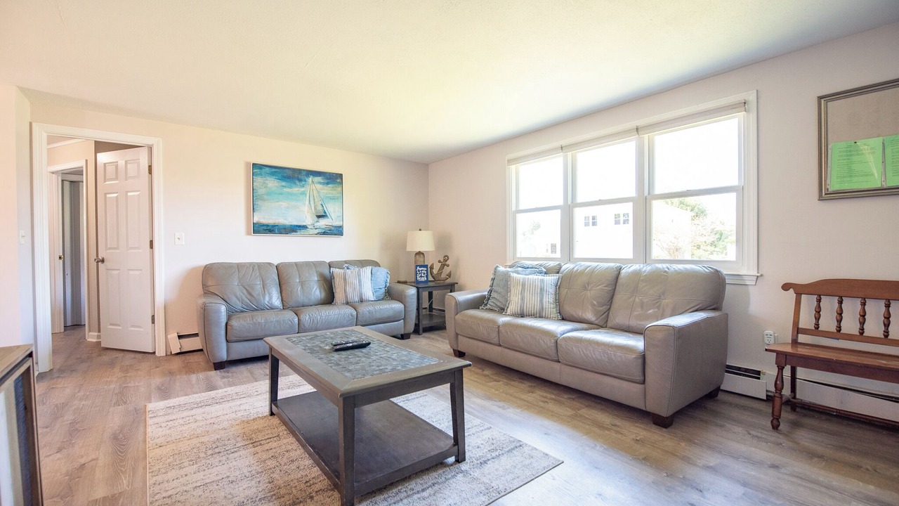 Photo of Livingroom in Eastward Look