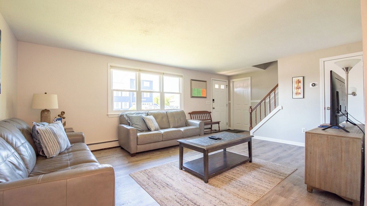 Photo of Livingroom in Eastward Look