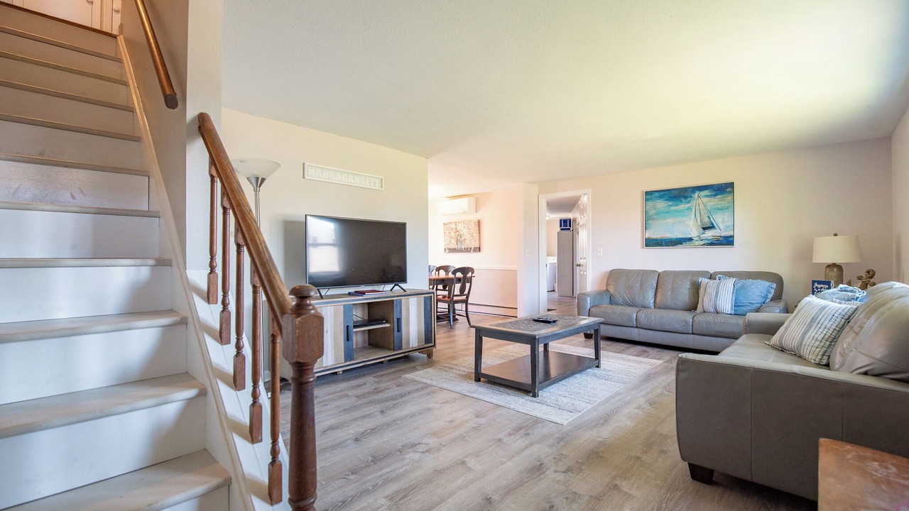 Photo of Livingroom in Eastward Look