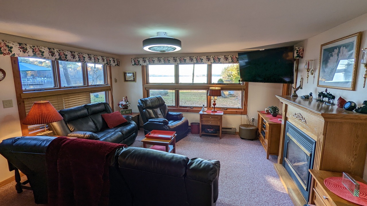 Photo of Livingroom in Center Tuftonboro