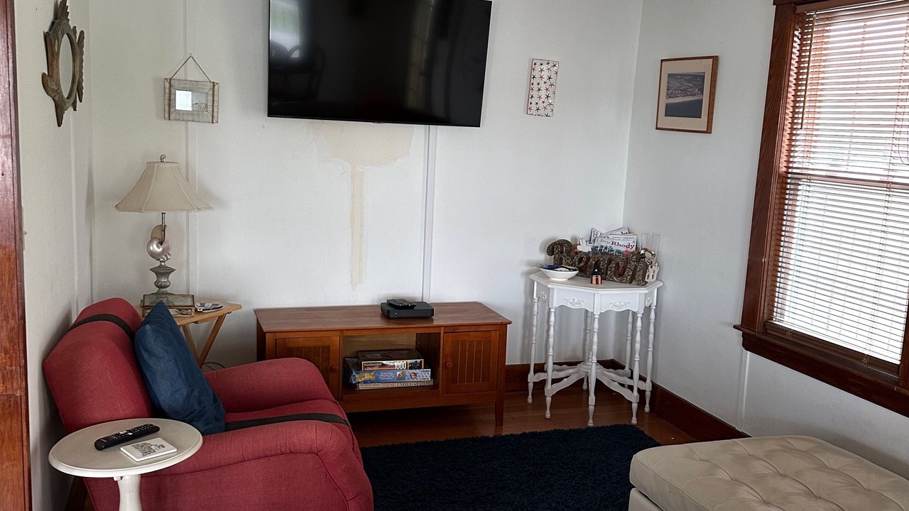 Photo of Livingroom in Charlestown