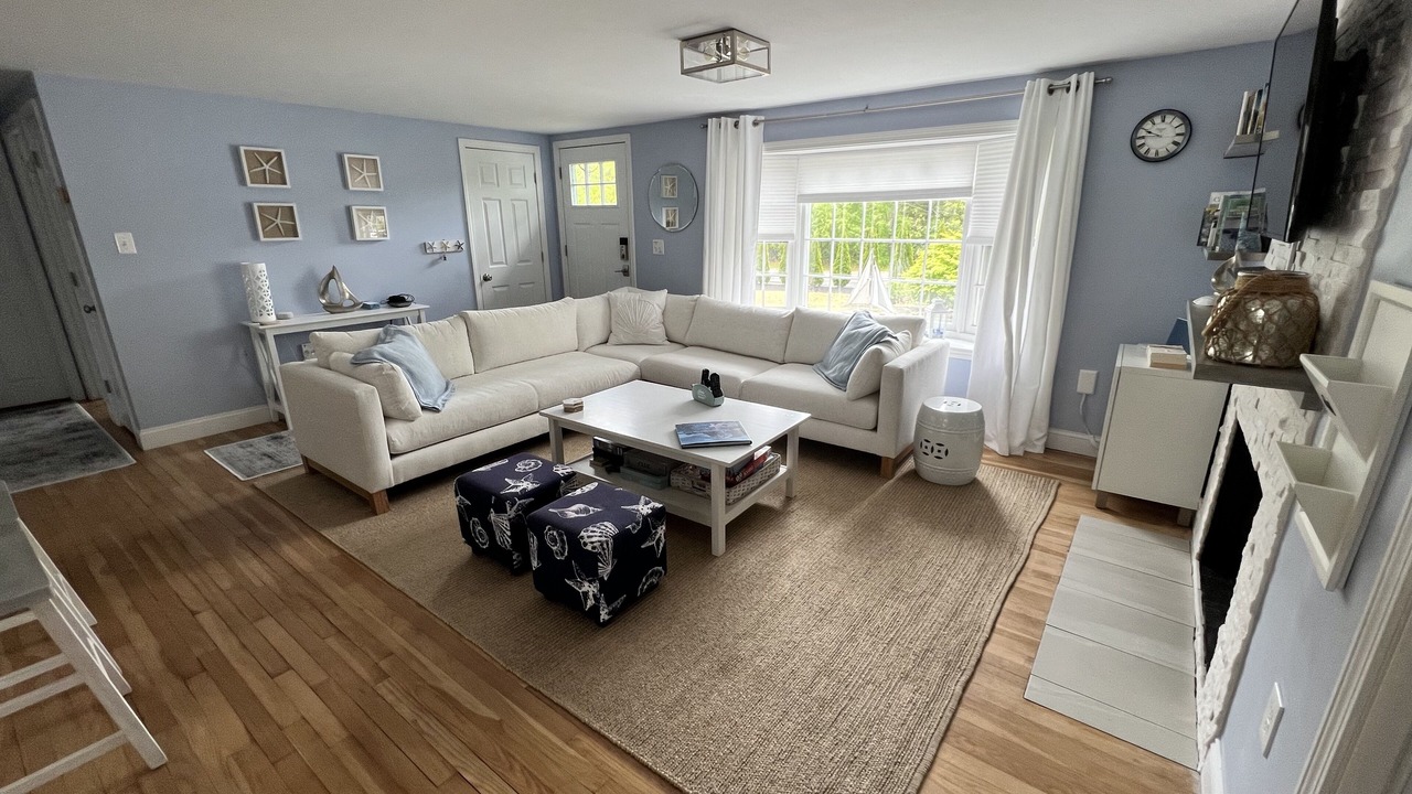 Photo of Livingroom in South Yarmouth