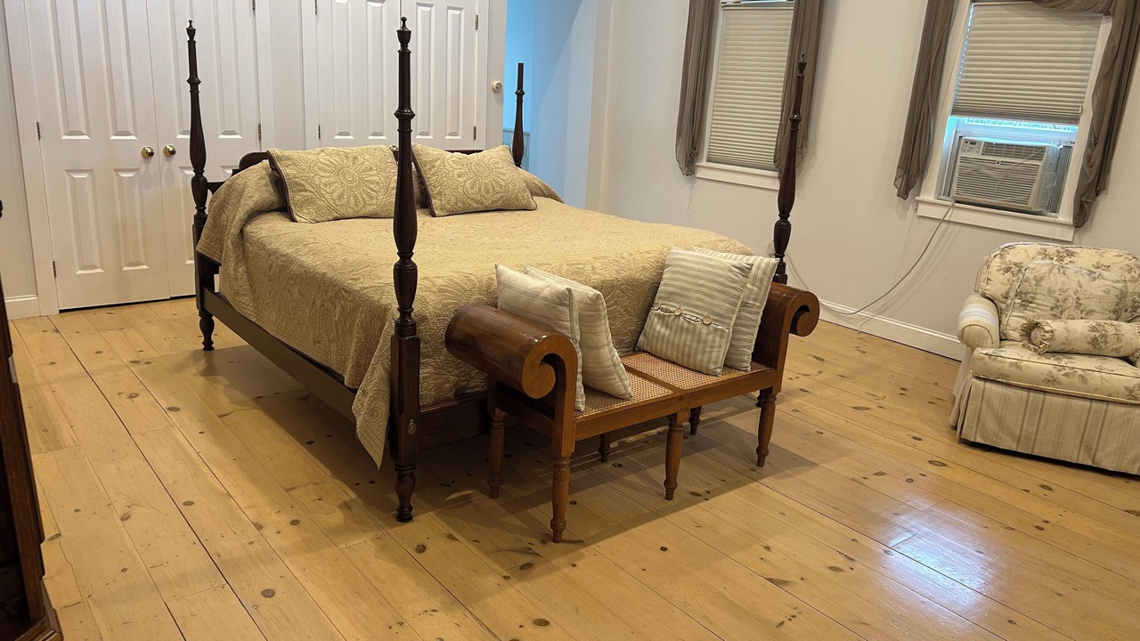 Photo of Bedroom in Orient Point