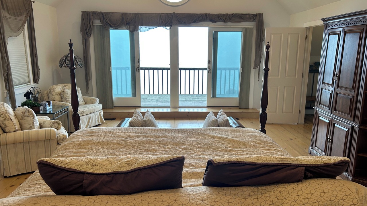 Photo of Bedroom in Orient Point