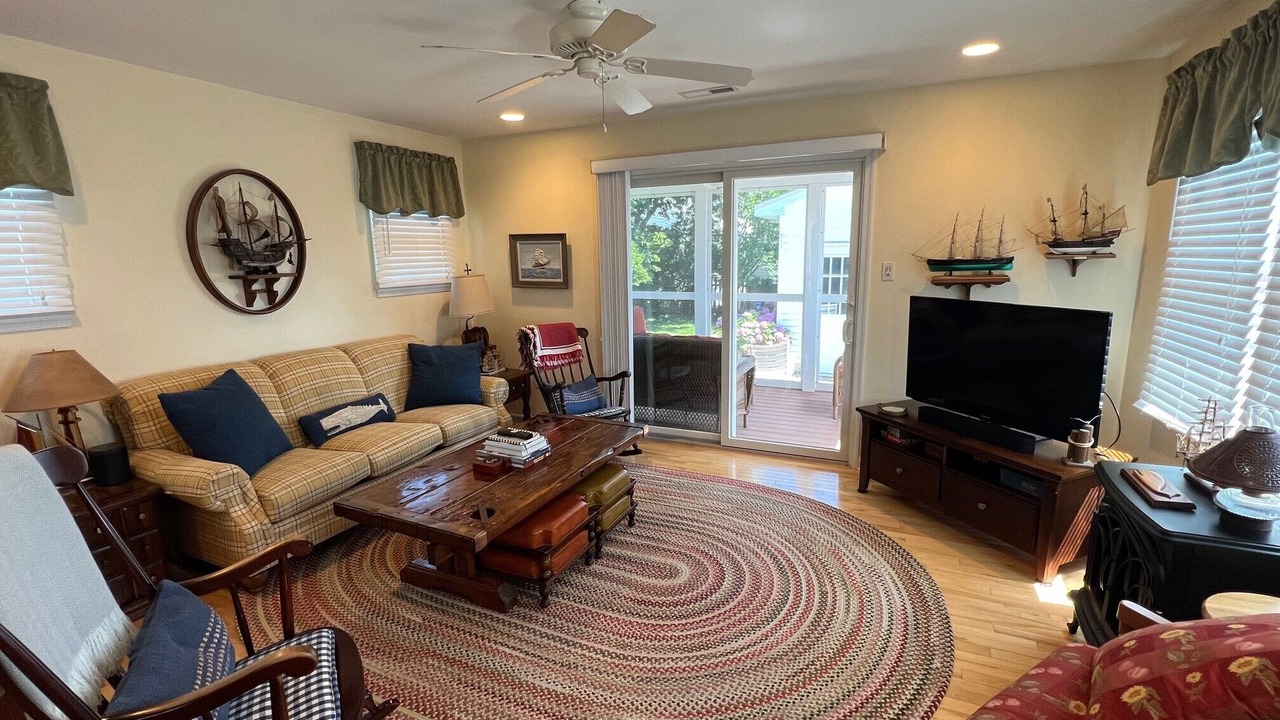 Photo of Livingroom in Village Green