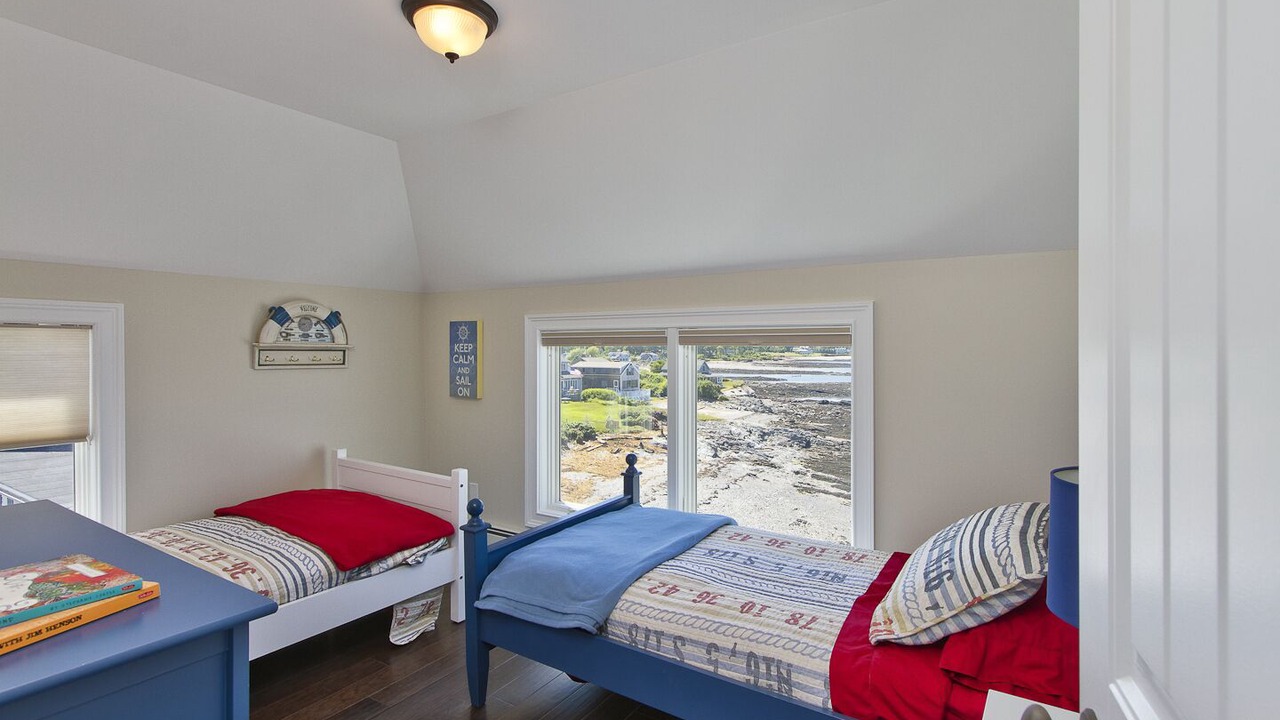 Photo of Bedroom in Pond Cove