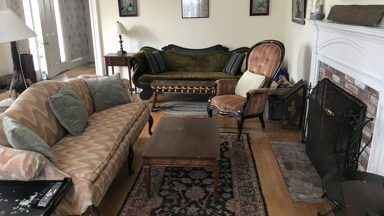 Photo of Livingroom in Commercial Street