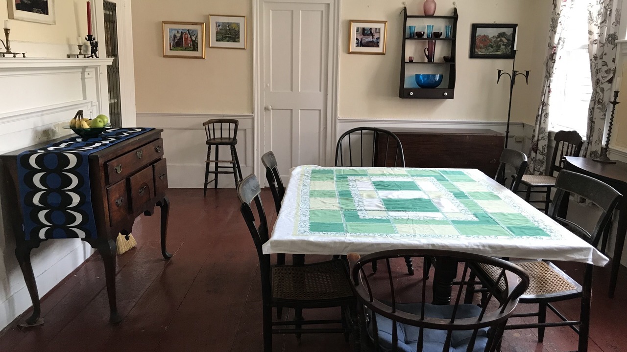 Photo of Livingroom in Commercial Street