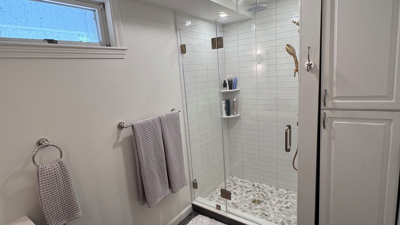Photo of Bathroom in Mirror Lake