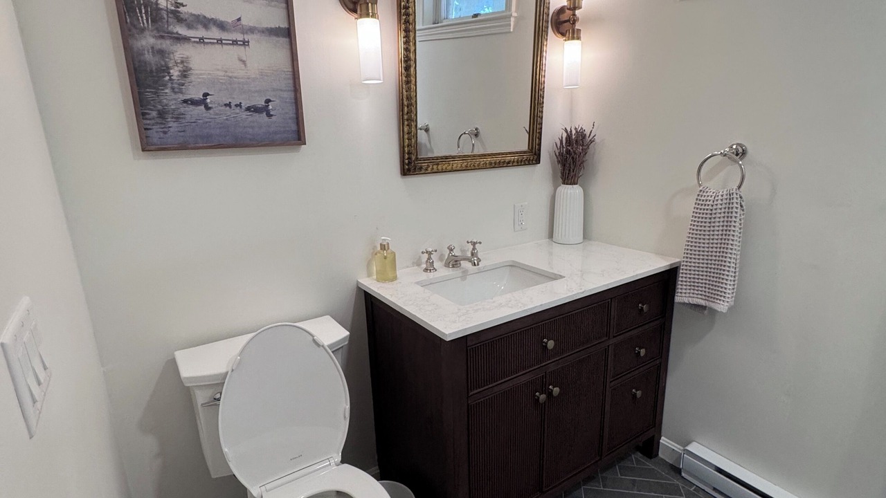 Photo of Bathroom in Mirror Lake
