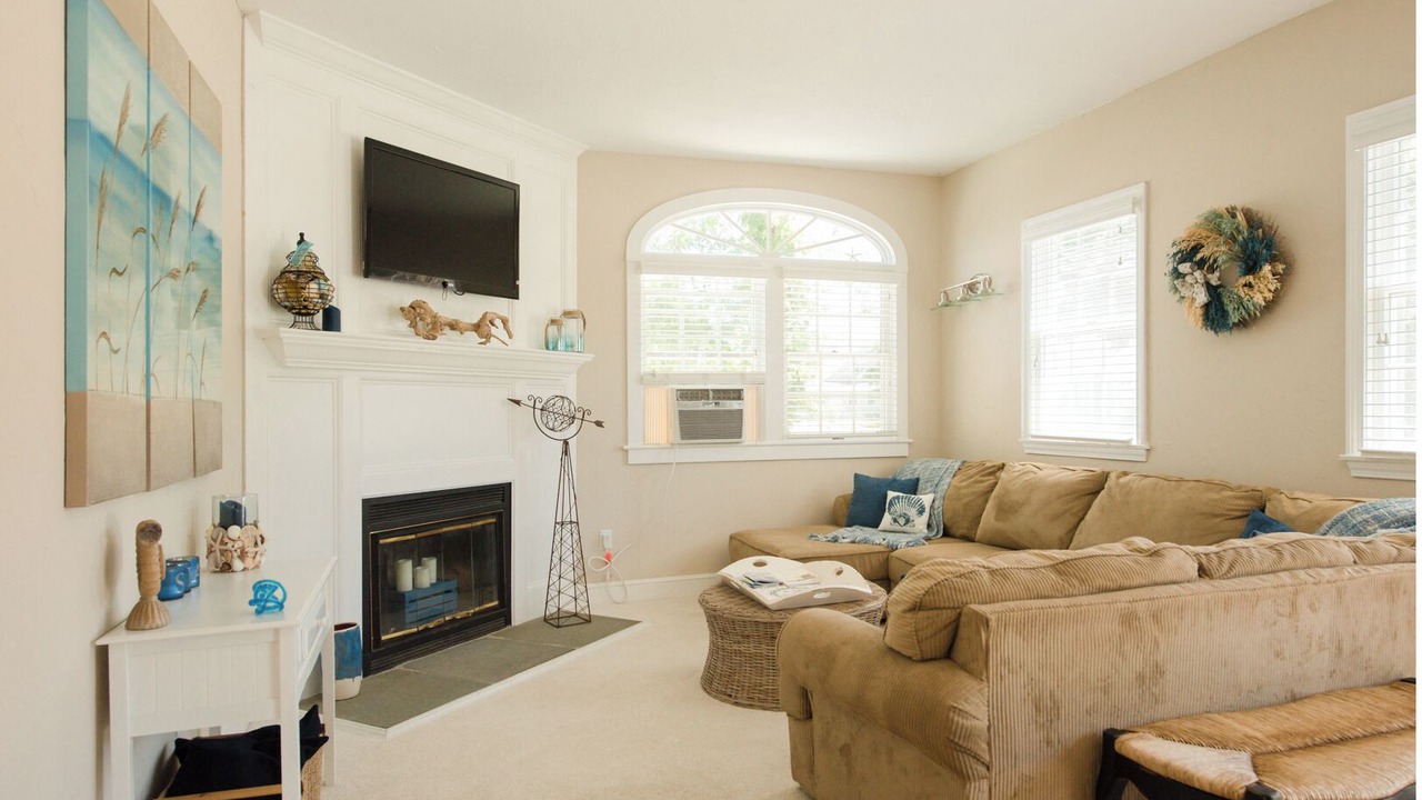 Photo of Livingroom in Dennis