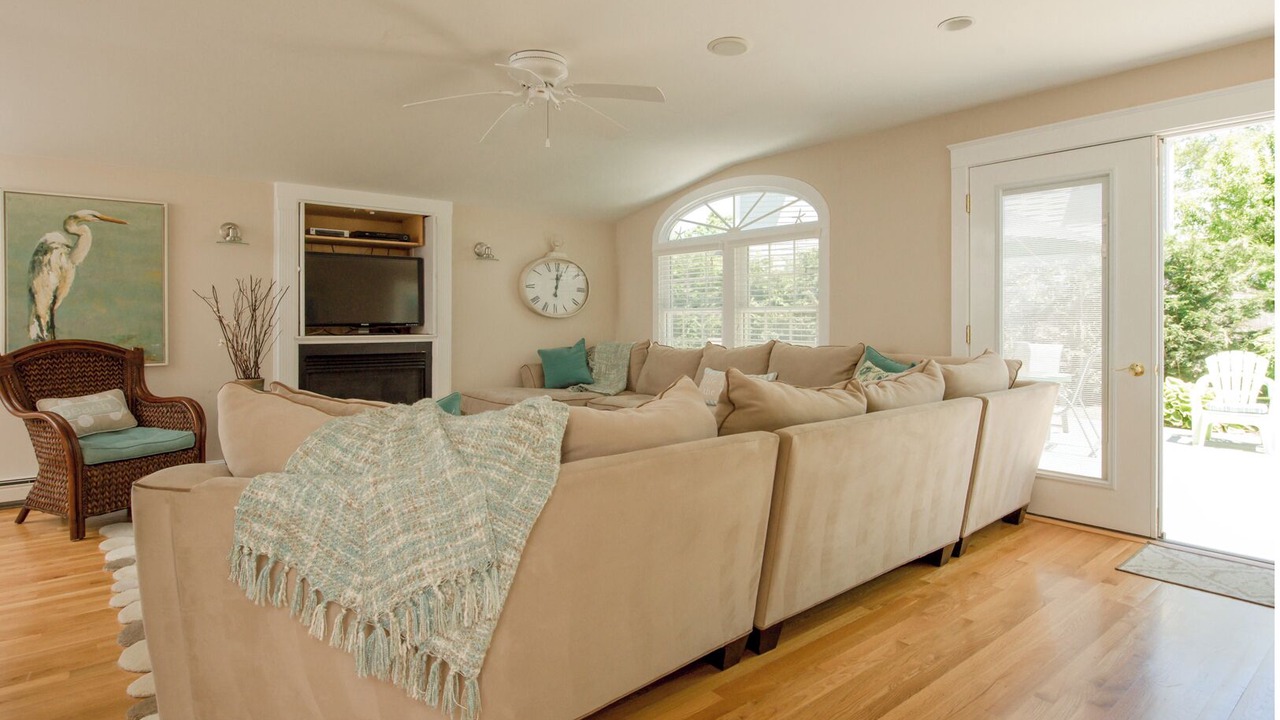 Photo of Livingroom in Dennis