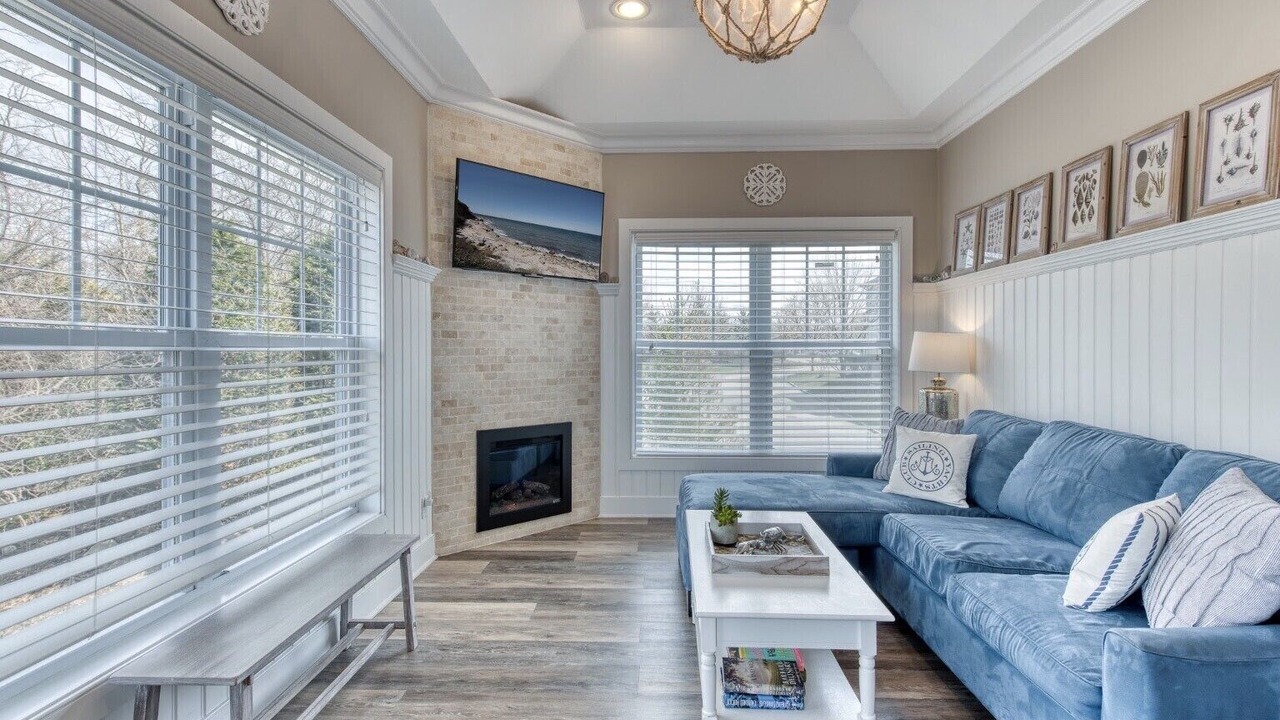 Photo of Livingroom in Greenport West