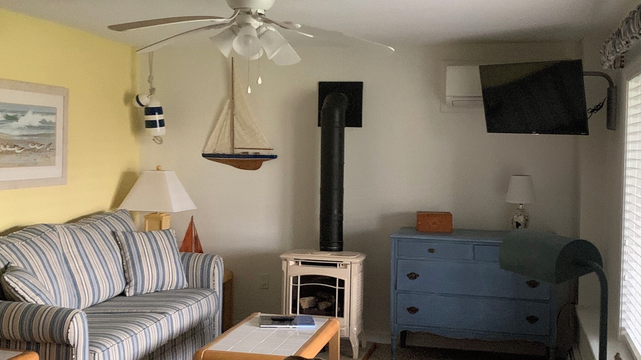 Photo of Livingroom in York Harbor