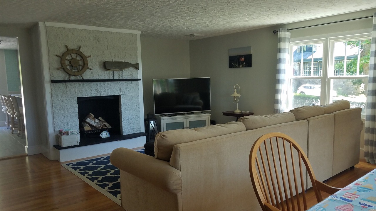 Photo of Livingroom in Easton's Point