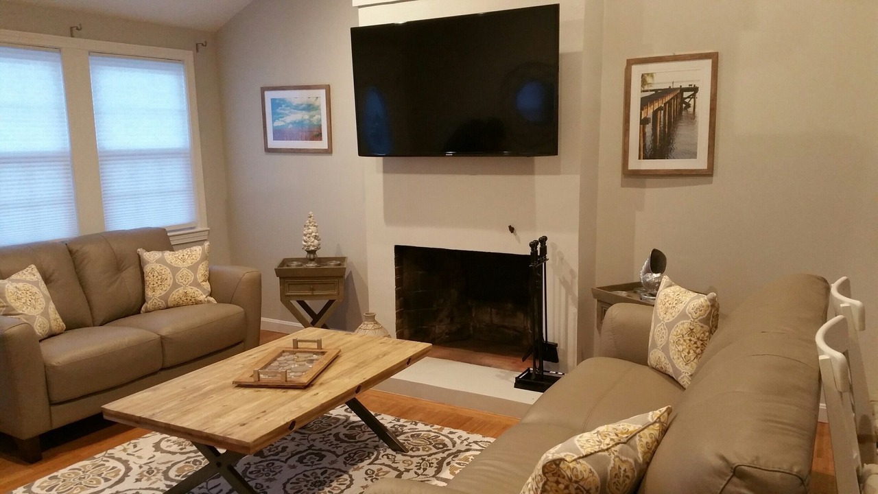 Photo of Livingroom in West Yarmouth
