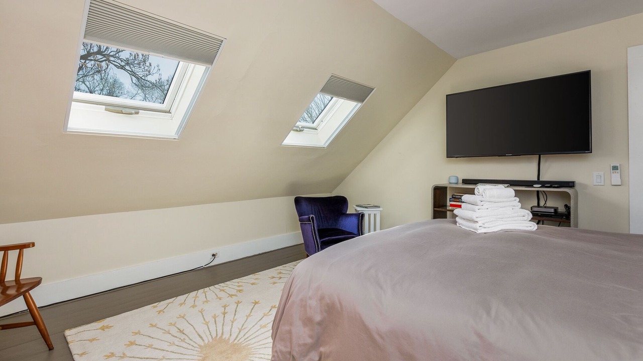 Photo of Bedroom in Rosemont