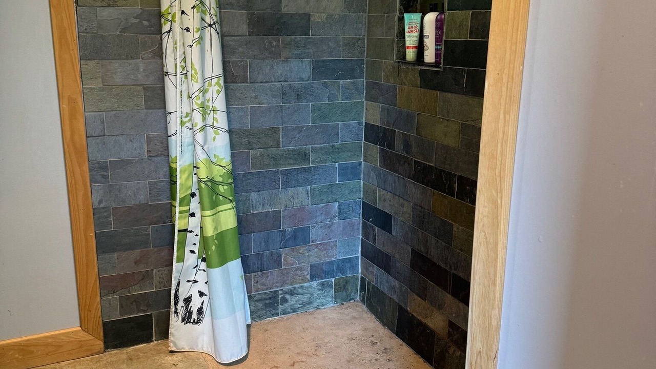 Photo of Bathroom in Cornwall Bridge
