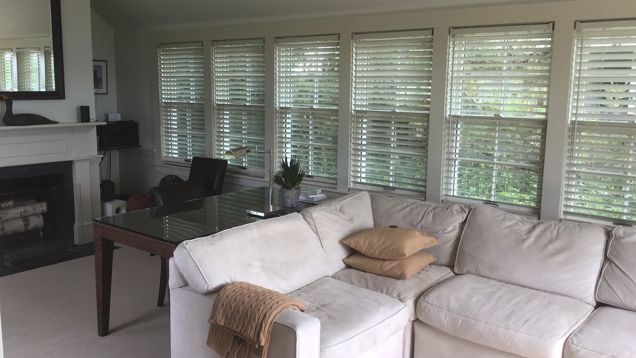 Photo of Livingroom in Commercial Street