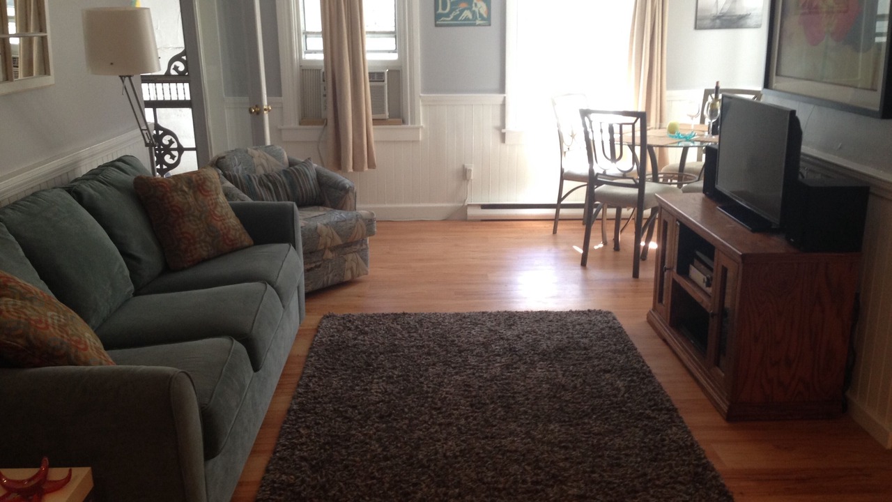 Photo of Livingroom in Commercial Street