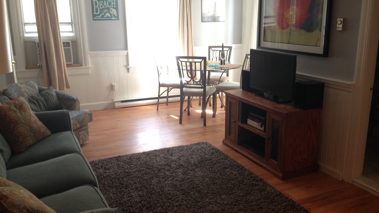 Photo of Livingroom in Commercial Street