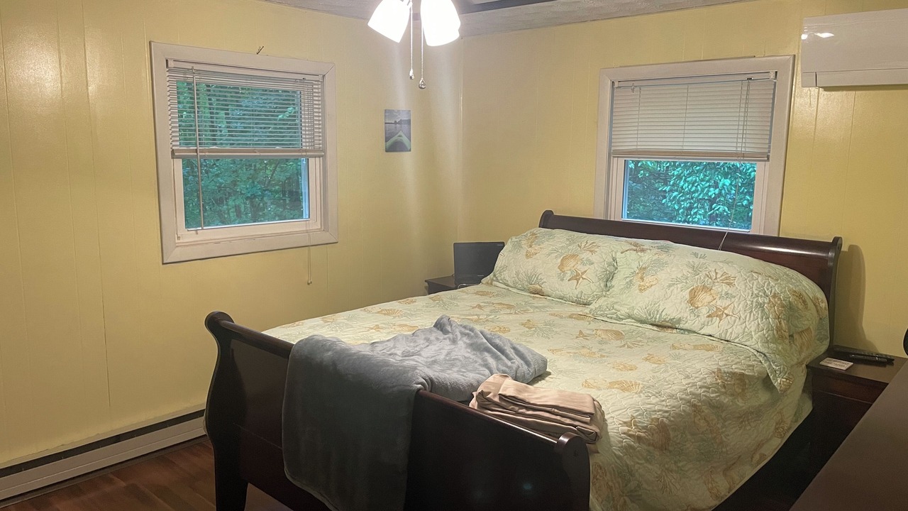 Photo of Bedroom in Moultonborough