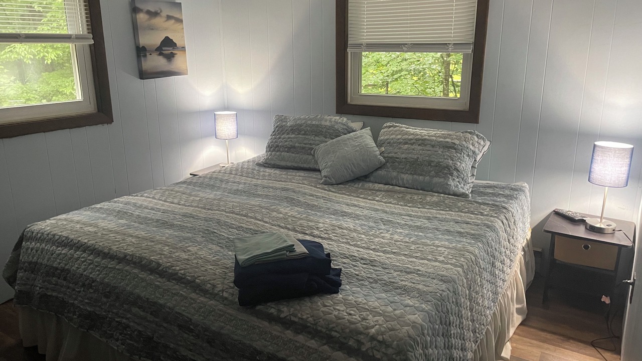 Photo of Bedroom in Moultonborough