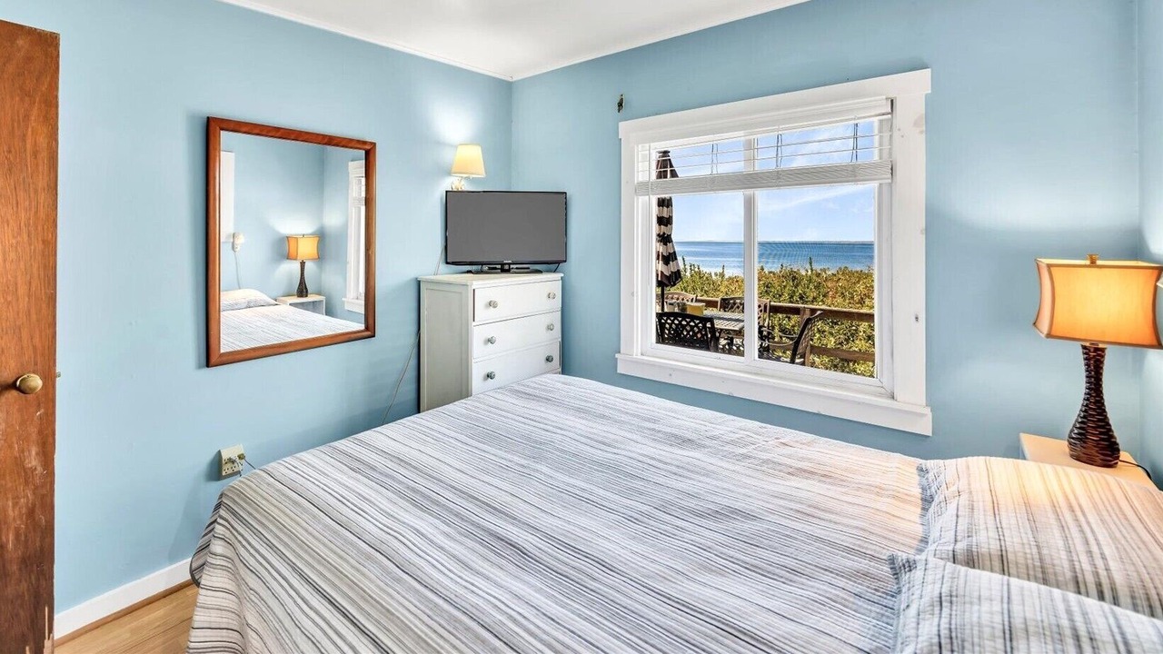 Photo of Bedroom in Indian Neck Heights