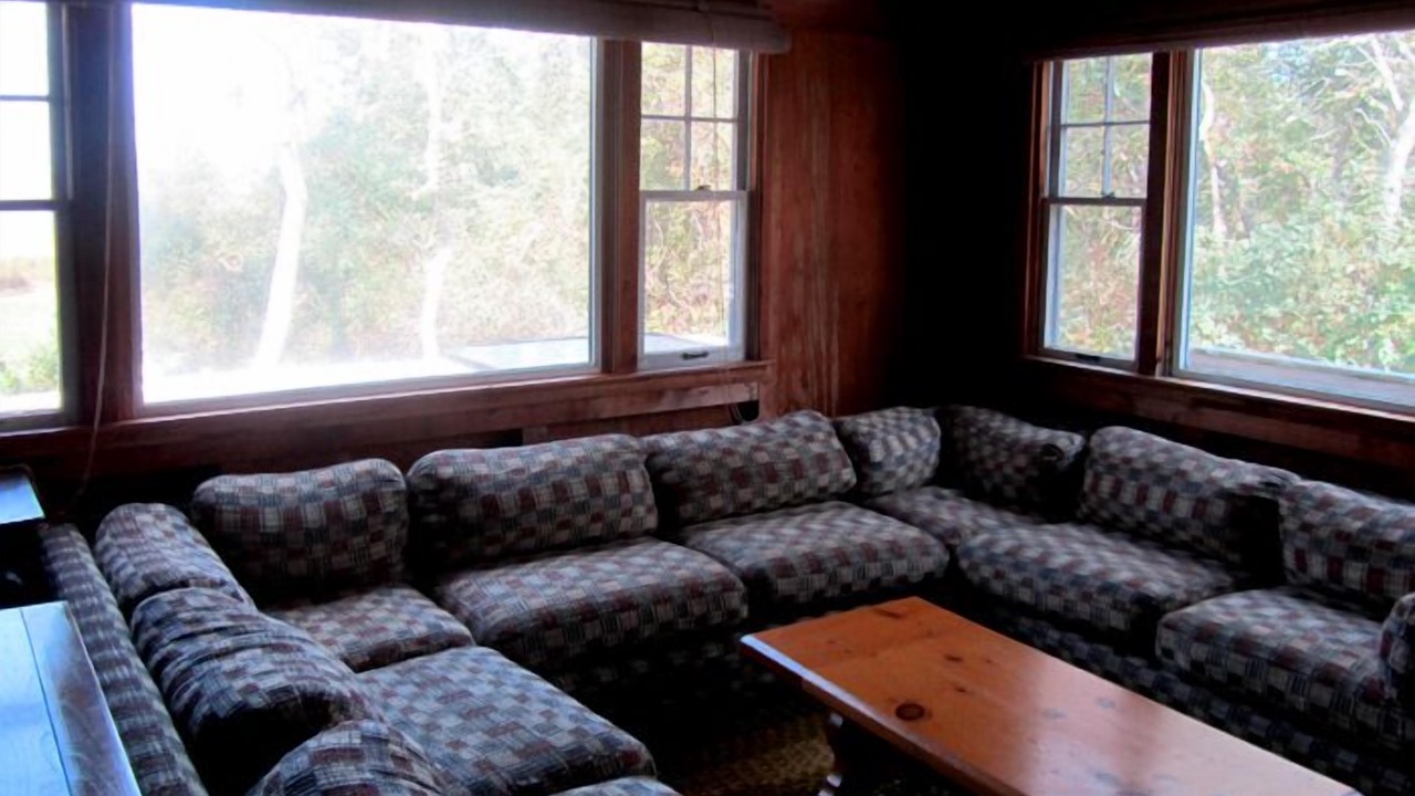 Photo of Livingroom in Indian Neck Heights