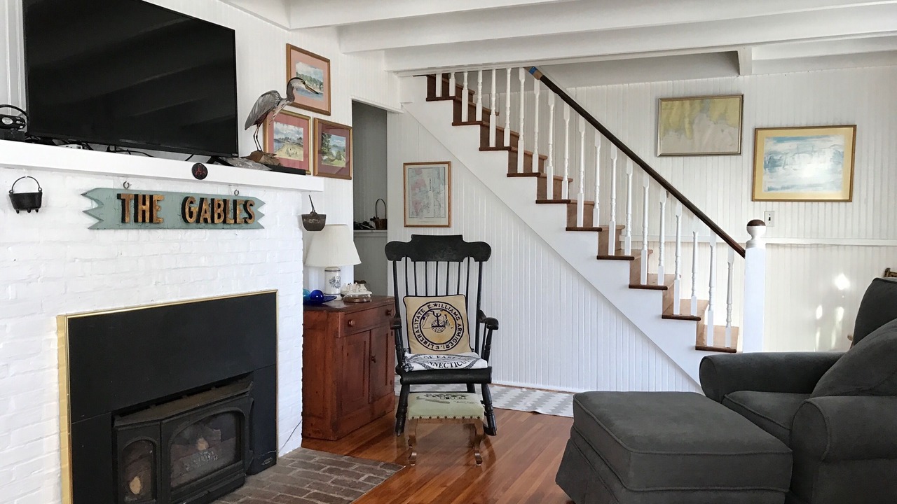 Photo of Livingroom in Niantic