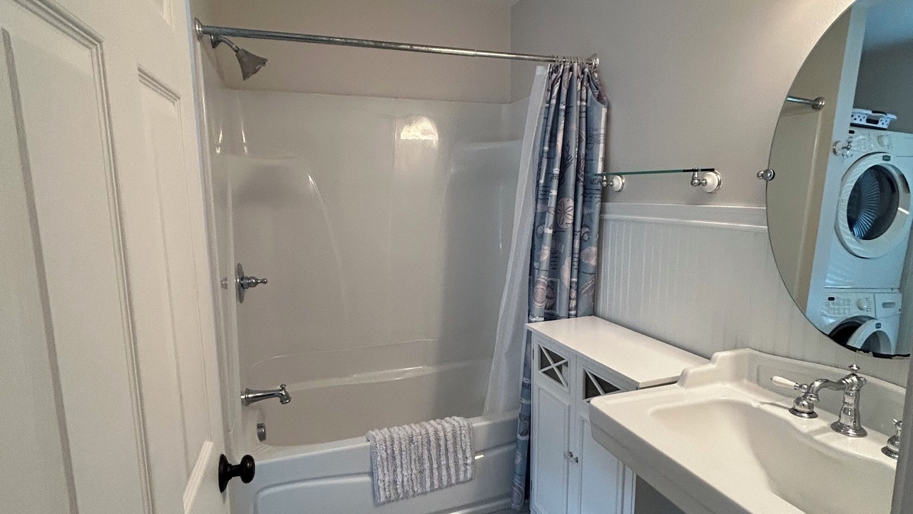 Photo of Bathroom in Pine Point