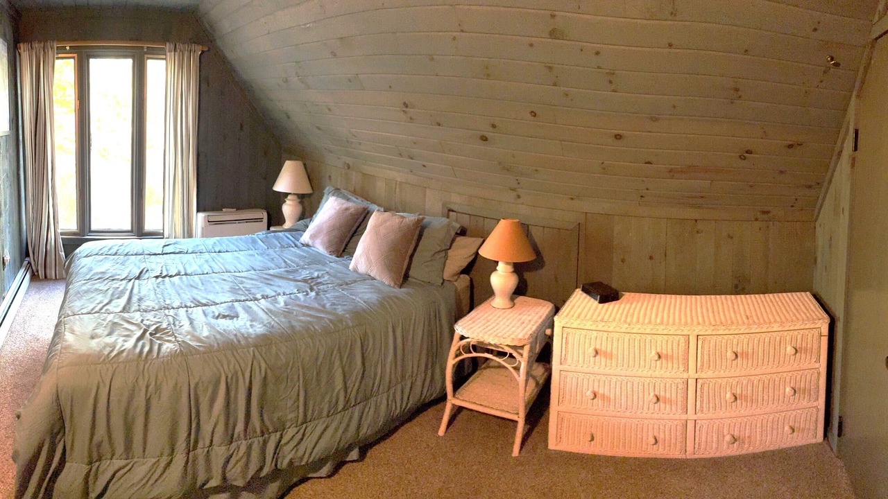 Photo of Bedroom in The Bluffs