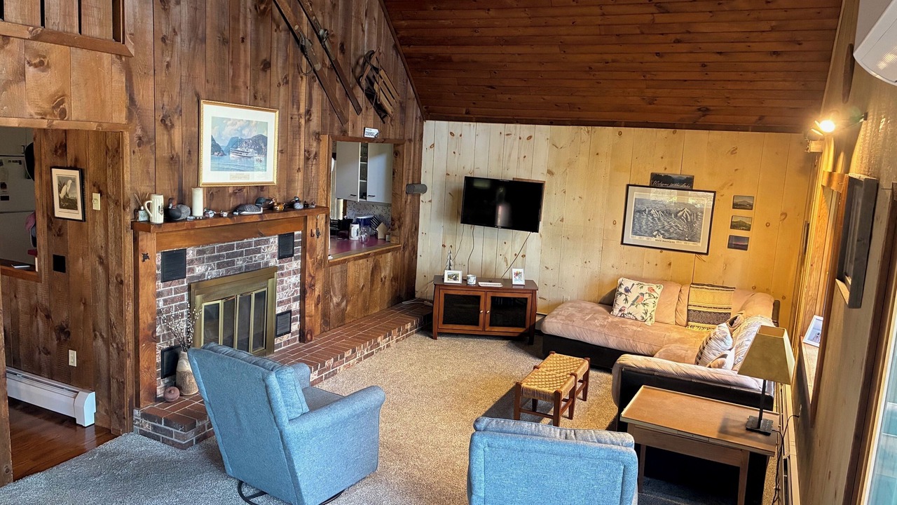 Photo of Livingroom in The Bluffs